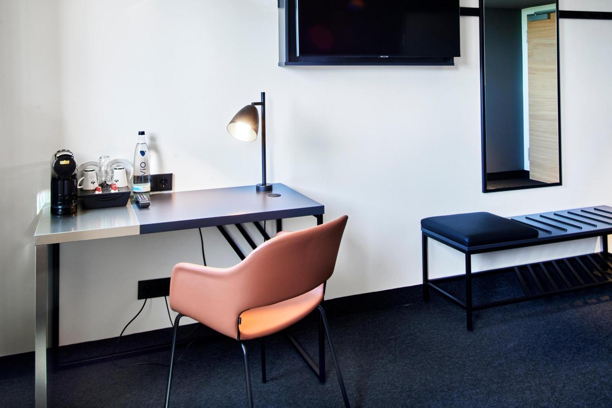 B&B Hotel Frankfurt-Airport Frankfurt am Main Ngoại thất bức ảnh